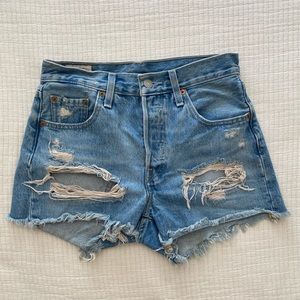 Levi’s Jean distressed shorts